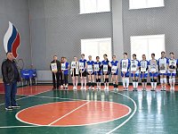 Михайловские волейболисты сразились в праздничном турнире