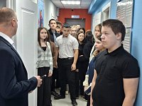 Воспитанники объединения "Россия - мои горизонты" побывали в Кадровом центре