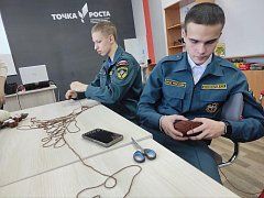 Михайловские ребята приняли участие в мастер-классе по изготовлению символа Победы для участников СВО