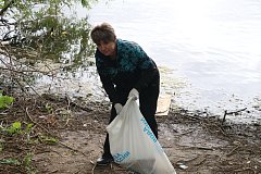 На михайловском пруду состоялся субботник