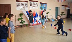 Для детей лагеря «Буратино» сотрудниками ДК были проведены веселые эстафеты «Ключ к лету!»