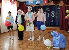 В михайловской школе провели праздник "ФЕВРОМАРТ"