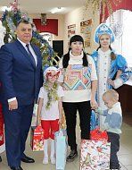 Муниципальное образование поселок Михайловский принимает активное участие во Всероссийской благотворительной акции «Елка желаний»