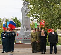 На Центральной площади муниципального образования п. Михайловский состоялся торжественный Митинг «Салют, Победа!»