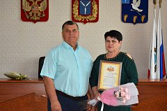 Глава МО п. Михайловский поздравил предпринимателей муниципального образования с профессиональным праздником