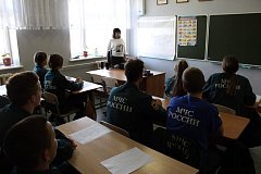 В преддверии Дня учителя в школе п. Михайловский прошли занятия "Разговоры о важном"