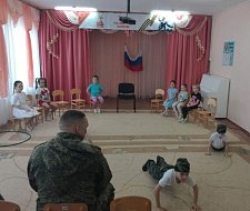 Михайловский детский сад посетил военнослужащий - участник специальной военной операции