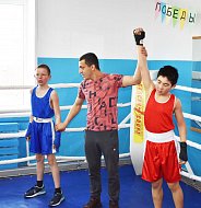 В спортивной школе МО п. Михайловский прошёл турнир по боксу среди младших юношей, посвящённый 77-ой годовщине Победы 