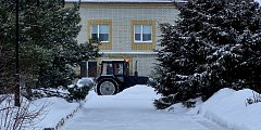 В поселке Михайловский идет уборка снега