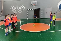 В п. Михайловский продолжаются спортивные занятия в рамках проекта «Дворовый тренер»