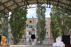 В преддверии Международного Дня защиты детей на площади микрорайона Солнечный состоялось Детское празднично-игровое мероприятие «Веселая детвора!»