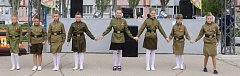 Жители п. Михайловский танцевали на «Победной танцплощадке»