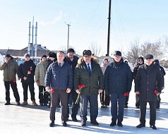 В поселке Михайловский состоялось возложение цветов к Обелиску