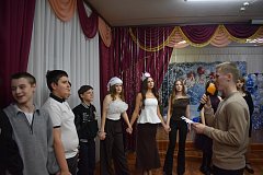 В михайловской школе прошел новогодний вечер для старшеклассников