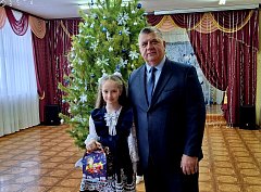 Глава муниципального образования поздравил отличников михайловской школы