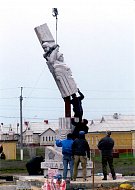 6 декабря 2020 года после тяжелой болезни  на 68-году жизни скончался саратовский скульптор Николай Владимирович Бунин
