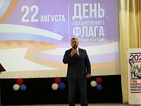 Глава МО п. Михайловский Алексей Михайлович Романов поздравил жителей с Днем флага Российской Федерации