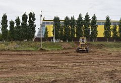 В п. Михайловский началось обустройство поля для мини-футбола