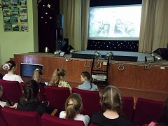 В Доме культуры для ребят михайловской школы был показан документальный фильм о Великой Отечественной войне