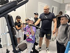 Для ребят летнего лагеря "Буратино" состоялась экскурсия в тренажерный зал и на волейбольную площадку