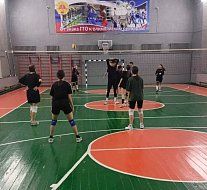 В спортивном зале состоялась товарищеская встреча по волейболу среди обучающихся спортшколы п.Михайловский