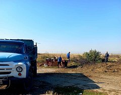 В рамках месячника по благоустройству и санитарной очистке муниципального образования посёлок Михайловский продолжается вывоз ботвы, травы и сухих веток