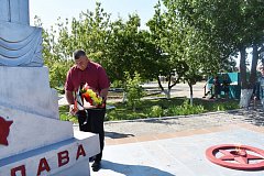 В День памяти и скорби в поселке Михайловский прошла церемония возложения цветов к Обелиску