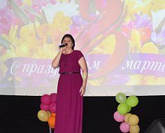 В преддверии 8 Марта в ДК п. Михайловский состоялся праздничный концерт