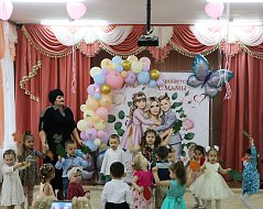 Состоялся праздничный концерт, посвящённый Дню матери в детском саду "Сказка"