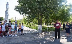 В День памяти и скорби в поселке Михайловский прошла  церемония возложения цветов к Обелиску