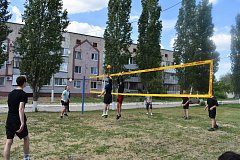 В ознаменование Дня России в поселке Михайловский прошел волейбольный турнир