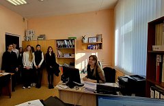 Экскурсия школьников в администрацию МО п. Михайловский
