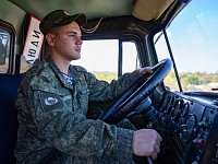 В приоритете при наборе на военную службу – водители-механики