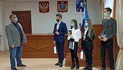 В поселке Михайловский прошли мероприятия, посвященные главному закону страны