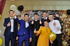 В михайловской школе выпускники одиннадцатого класса получили аттестаты