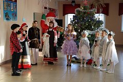В Доме культуры п. Михайловский для детей была представлена "Рождественская сказка"