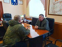 Глава муниципального образования п. Михайловский встретился с военнослужащим, призванным в рамках частичной мобилизации