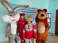 Глава МО п. Михайловский Алексей Михайлович Романов поздравил работников и ветеранов культуры с профессиональным праздником