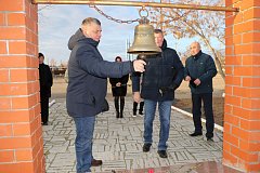 В рамках 30-летия с начала Первой чеченской кампании в поселке Михайловский состоялось возложение цветов к Памятнику участникам локальных войн