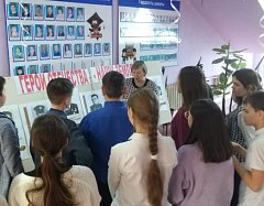 В михайловской школе оформлена выставка "Герои Отечества - наши земляки"