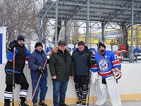 В Рождественские праздники на михайловском катке состоялась любительская встреча по хоккею