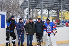 В Рождественские праздники на михайловском катке состоялась любительская встреча по хоккею