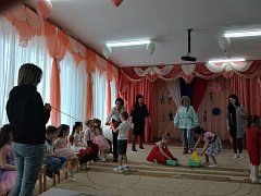 В михайловском детском саду состоялся семейный праздник "Февромарт"