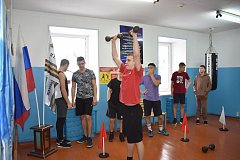 Обучающиеся отделения Пауэрлифтинг приняли участие в кроссфите, посвященном Дню защитника Отечества