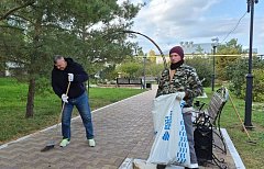 В п. Михайловский продолжаются субботники в рамках месячника по санитарной очистке территории
