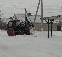 В поселке Михайловский идет расчистка улиц от снега