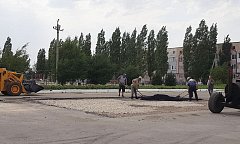 В МО п. Михайловский продолжается ремонт автомобильных дорог и прилегающей площади