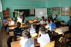 В преддверии Дня учителя в школе п. Михайловский прошли занятия "Разговоры о важном"