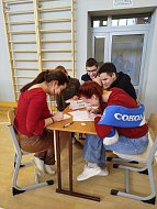 Школьники региона проверили свои знания в интеллектуальной игре «Что? Где? Когда?»