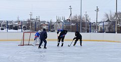В Рождественские праздники на михайловском катке состоялась любительская встреча по хоккею